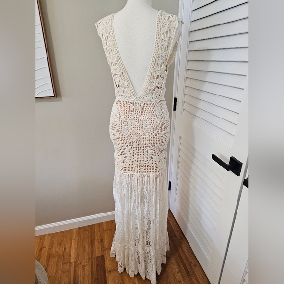 Chasing Unicorns Somebody to Love crochet and lace gown - Picture 13 of 15